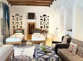 Barlos Boutique XVIII