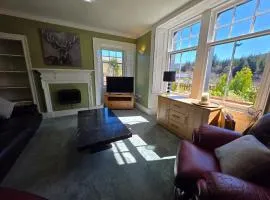 Mountain View - Sleeps 4 - Garden - Pet Friendly