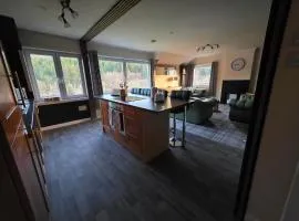 Highlands - River View - Apt - Sleeps 4 - Garden