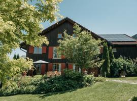 Mika Hof exklusive Apartments in Alleinlage mit Terrasse & Weitblick, Hotel in Weitnau