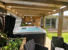 Maison familiale Tarnos, 4 chambres, jacuzzi, hotel a Tarnos