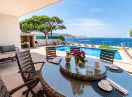 Belle villa avec accès direct à la mer, Hotel in Calvi