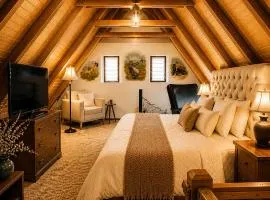 Albert Residence Old Town Apartments with Complimentary Parking & Mountain View