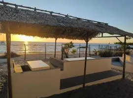Maisons équipées sur la plage de Somaroala sur la presqu ile de Majunga ville