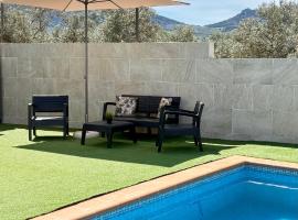 Casa Rural Cortijo Cerro Limon, khách sạn ở Málaga