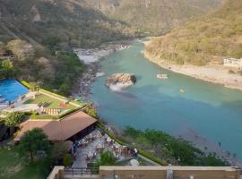 ALOHA DIVINE GANGES APARTMENTS with INFINITY POOL, hotel i Rishikesh
