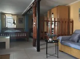 K and K HOUSE