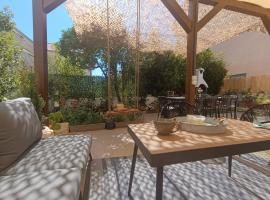 BugenVila , Central 3BR Home with Garden & BBQ, hotel a Novalja (Novaglia)