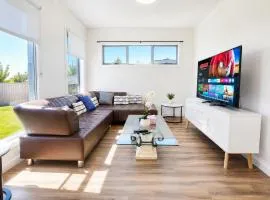 New, Spacious and Cozy Home at Austral