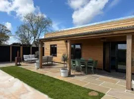 Oak lodge Stanhoe - Dog friendly