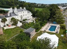 La Haule Manor