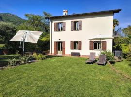 Villa La Bolvedrina - Garden and Lake View Apartments, Lake Como, hotel a Tremezzo