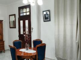 Layna, hotel a El Mouradia