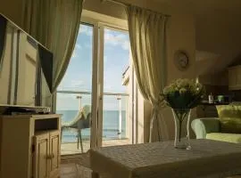 2 bed Beachfront Apartment Inchydoney Cork