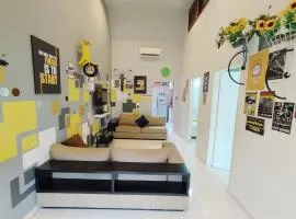 Spacious Landed House 13 Pax BBQ Corner Lot