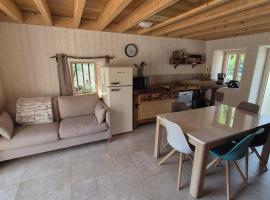 La cabane du pédaleur, hotel em Fourbanne