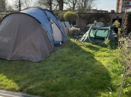 Groene tent voor 2 personen, 1 km van tomorrowland, hotel v destinaci Boom