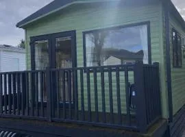 Coworth Deluxe Cabin with Garden