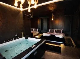 JacuzziNoirHouse