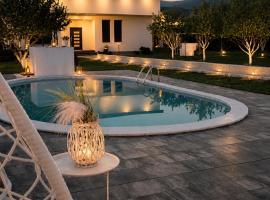 Relax Villa with Pool, hotell i Bihać