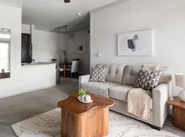 Landing Apartments - The Henry at Liberty Hills