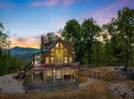 Charming Cabin with Incredible Mountain Views, hotell i Bostic