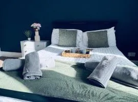 Harrington House - Perfect for contractors Sleeps 15 8 beds