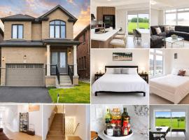 Spacious 4BR Home with EV Charger, hotell sihtkohas Cambridge