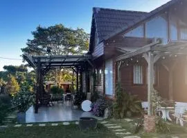 Nhà Bà Tiên Homestay & Chill