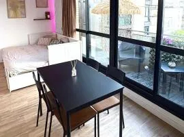 Large Studio Near Train station and Disney
