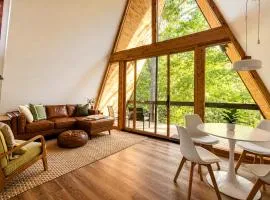 White Oak Haven-Cozy Forest A-frame near Bentonville
