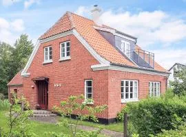 6 person holiday home in Ålbæk