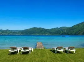 Exklusives Attersee Haus mit privatem Badeplatz und Steg - Top Lage für 8 Gäste