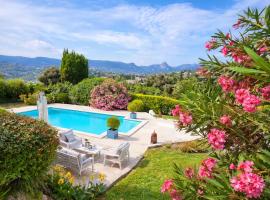Villa Del Sol with Mountain Views, hotel a Vence