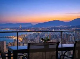 Luxurious 2BR Sea Panoramic View Pool Gym
