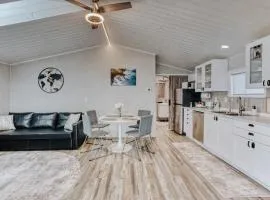 Modern Suite - 10 Min to Corning - Quiet & Cozy