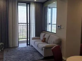 Comfortable Two-bedroom In Vinhomes With Numerous Outdoor Sports Facilities And Private Walking Lake