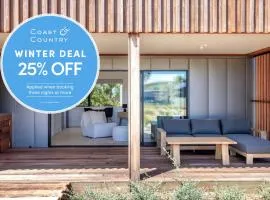 Onetangi Beach Stays Studio 2 - Coast & Country