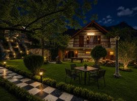 Manali में, होटल Manali 3 Bedroom Independent Heritage villas near private Volvo Bus Stand, Manali