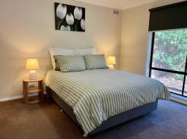 3 Bed Close to GV Hospital – hotel w mieście Shepparton