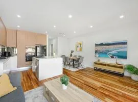 Spacious 5BR Duplex in Heart of Canley Heights