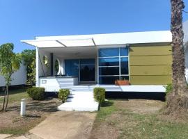 Cabin 6 with private Jacuzzi, furnished and peaceful, hotel a Tubará