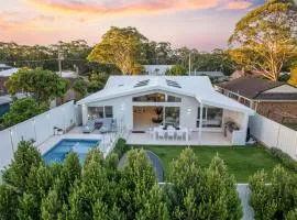 'Casa Bianca' Heated Pool Sauna and Walk to Beach