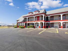 Super 8 by Wyndham Norman West, hotel v destinaci Norman