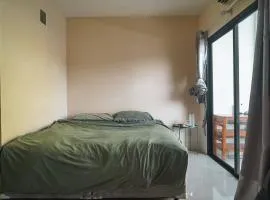 Cozy Old Town Room 5 min Walk Local Experience