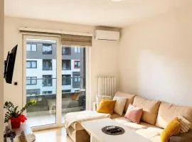 Apartment Bulevar near tran&airport