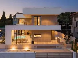 Villa Monet- Beachside Luxury with Heated Pool