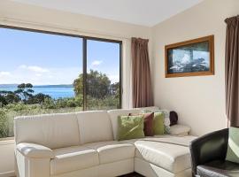 Mirramar House, villa in Kingston Beach