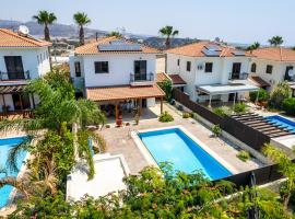 4 Bedroom Villa With Private Pool、Maroniのホテル