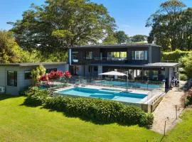 Born Kraal Luxe Hinterland Escape Pool Firepit Views